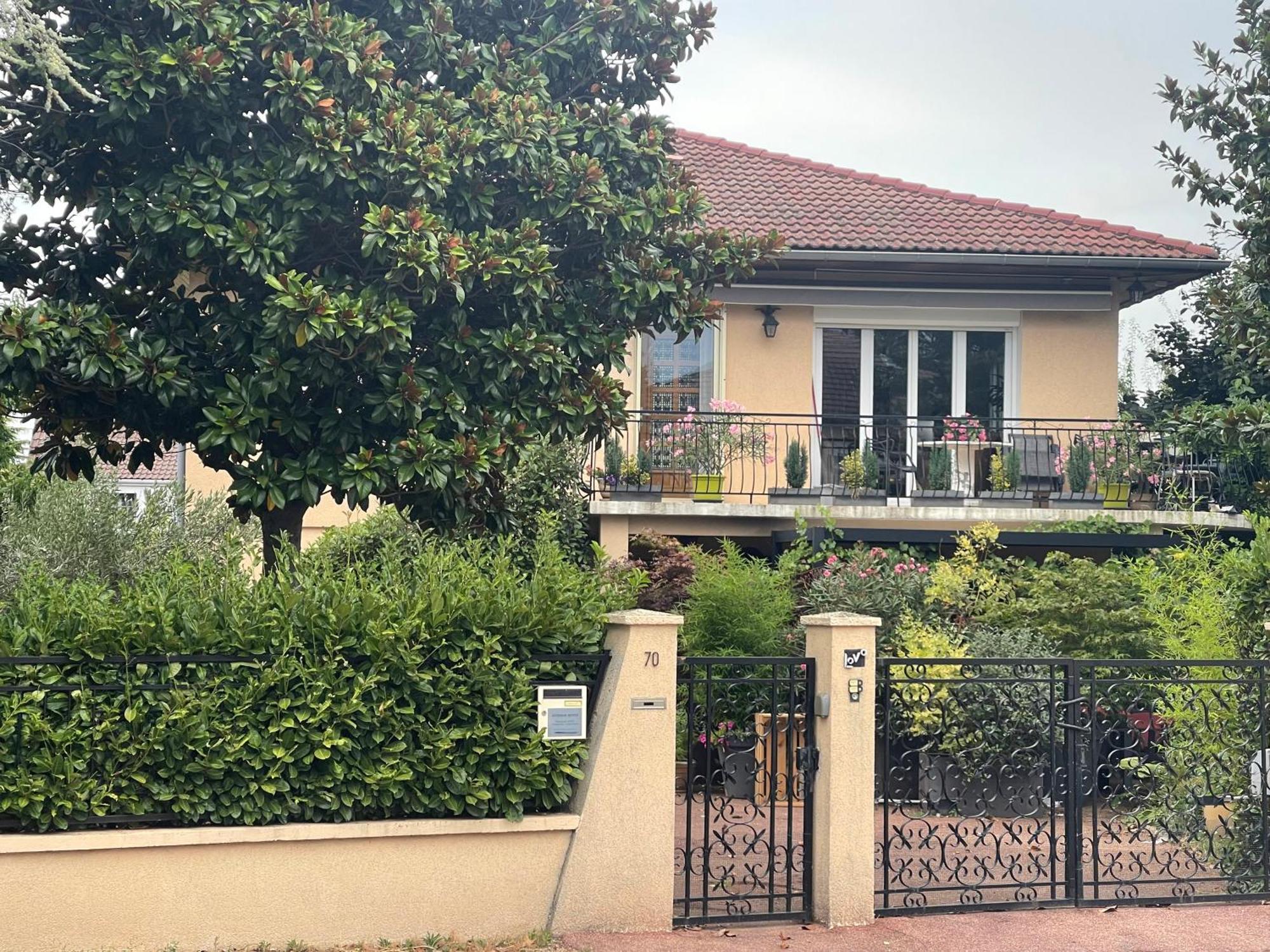 Casa Lovo Bed and Breakfast Saint-Laurent-de-Mure Εξωτερικό φωτογραφία